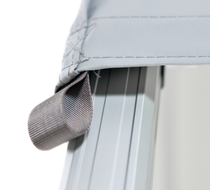 Detail Ecotent® Befestigungsschlaufe am Aluminiumrahmen.